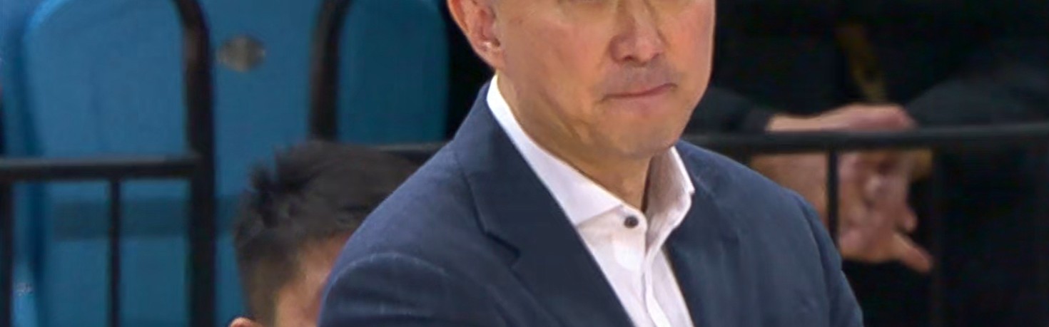 即时比分-广东队赢吉林21分！杜锋笑不起来，2米11内线悍将意外受伤