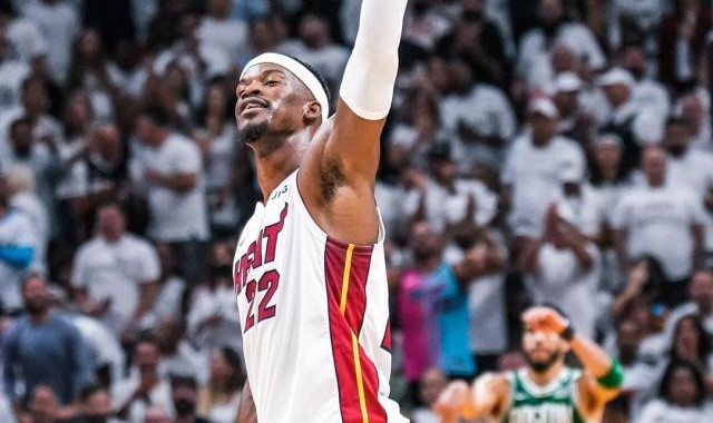 新球体育-41分9板5助攻4抢断3封盖 巴特勒攻防全能主宰G1