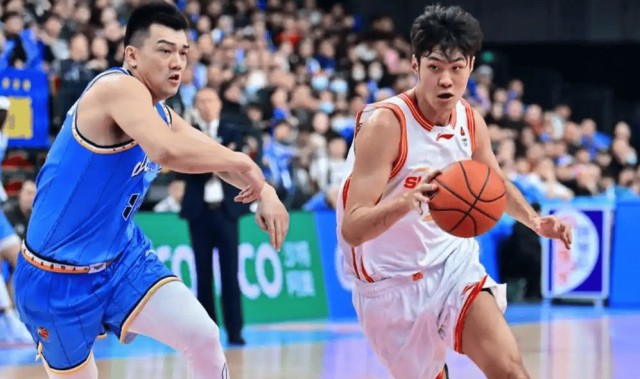 CBA最强广东队打疯了！掀翻北京上海，双杀辽篮浙江，给宏远打样