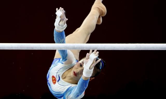 足球比分直播-全锦赛周雅琴邱祺缘完成7.2成套 奥运狙击拜尔斯?